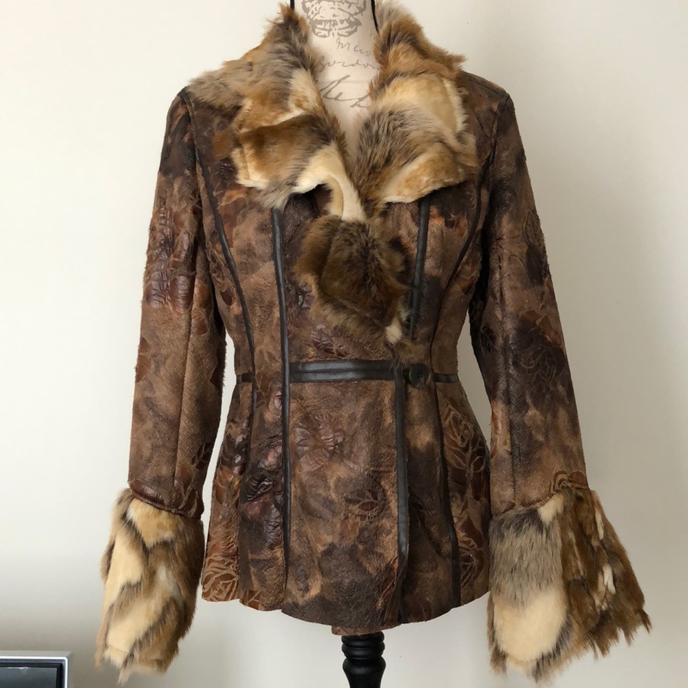 Bold and Beautiful Cache Jacket - Picture 1 of 6